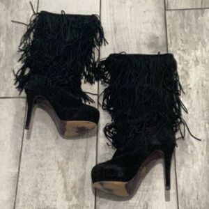 Mojo Moxy fringe black suede stilettos boots get ready 2 party with these!!size7